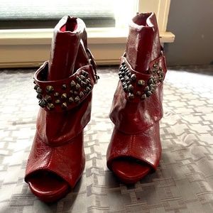 Breckelle's Peep Toe Stiletto Red Siz 6